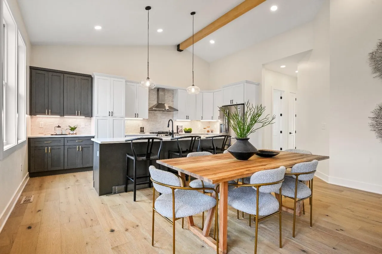 20950 Augusta Drive custom home — photo 7